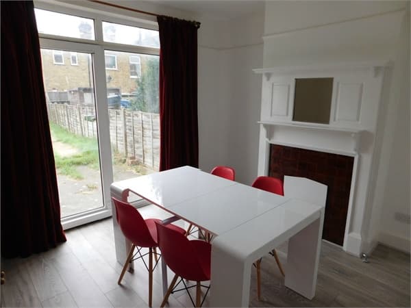 Rosebank Road, London, W7 2EW