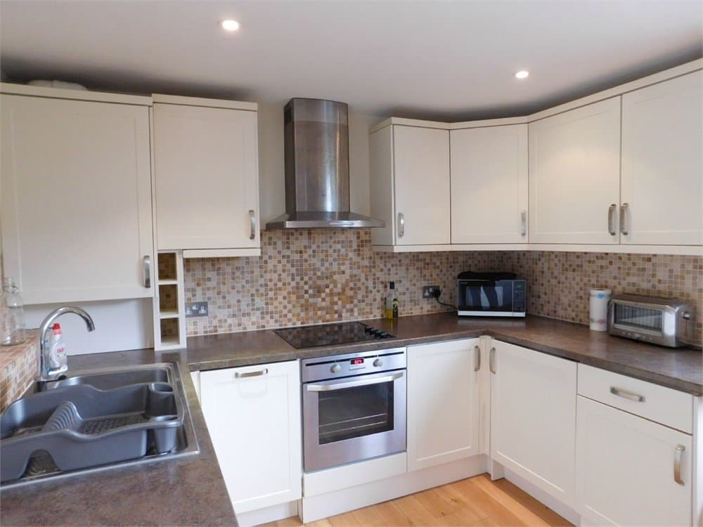 Aragon Court, 138-140 Broadway, W13 0TL