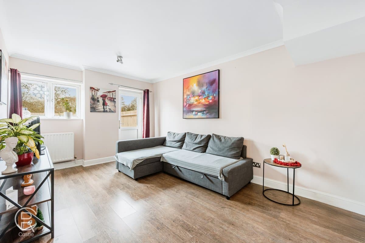 Shilling Place, Hanwell, W7 1HN