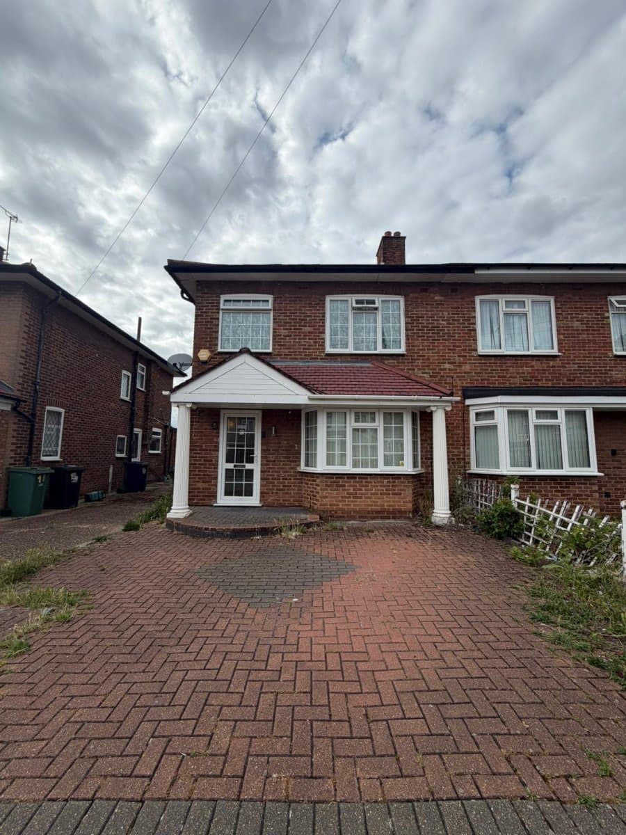 Bournemead Avenue, Northolt, UB5 6PU