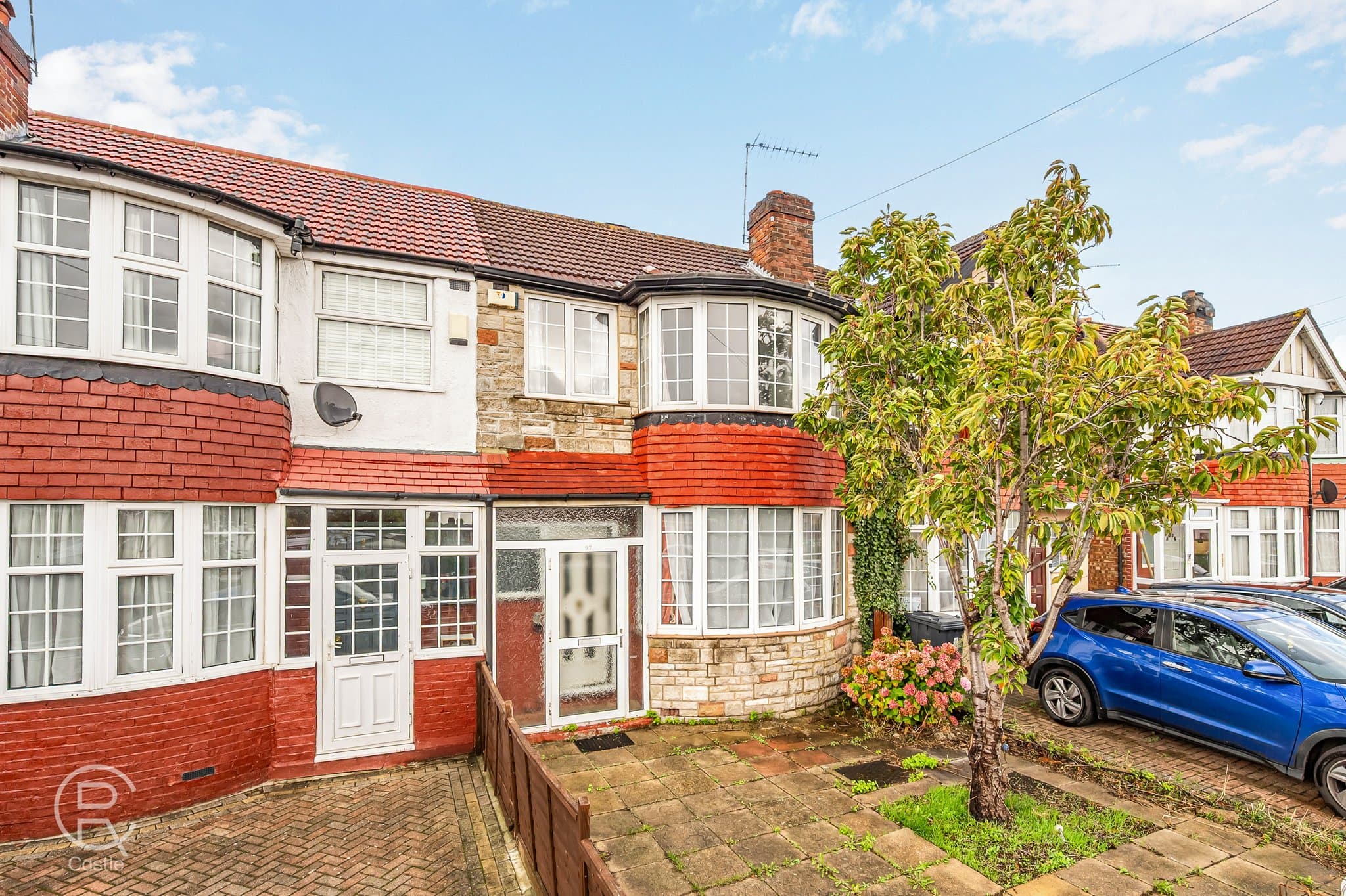 Woodhouse Avenue, Perivale, Greenford, Greater London, UB6 8LQ
